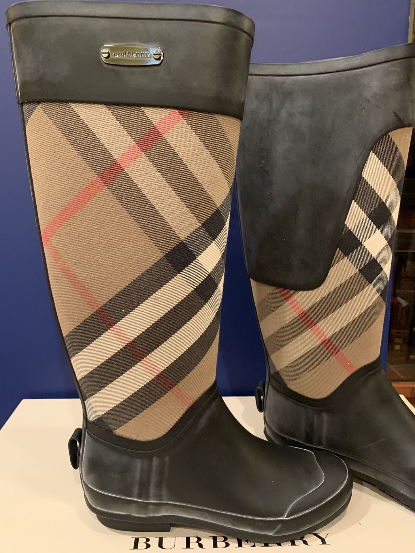Burberry (Clemence rain boots)