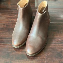 Carlos Santana women’s boots size 9
