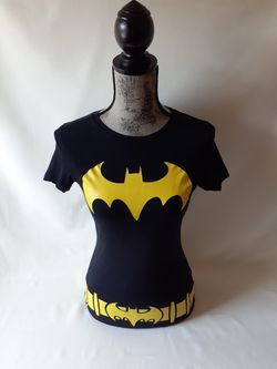 Batman women's black short sleeve graphic top size S