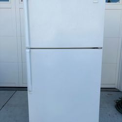 Large  capacity Refrigerator With Great Working Condition 