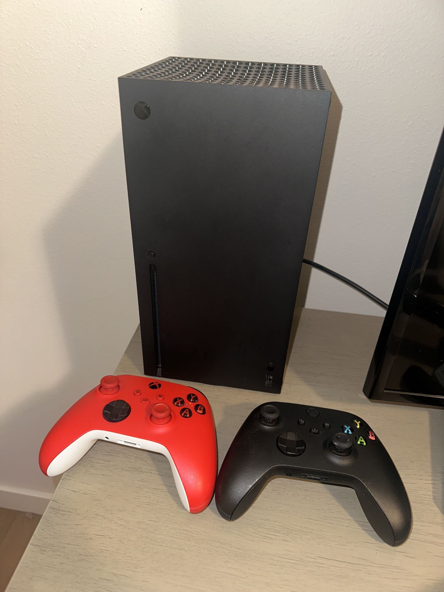 Xbox Series X With Disc Drive & 2 Series X/S Controllers