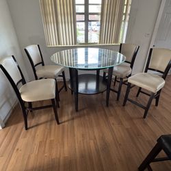 Round Table With 4 Chairs 
