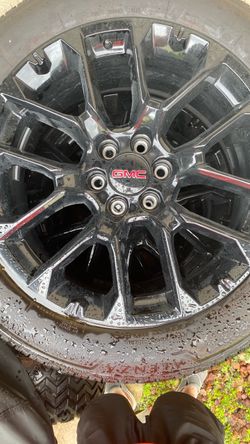 22” Rims (2026 GMC Yukon) and Tires