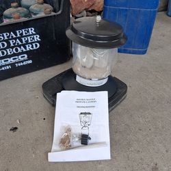 Propane lantern with 7 Propane tanks