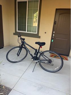 Trek FX 2 Gen 4 Hybrid Bike