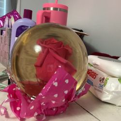 Rose Snow globe 