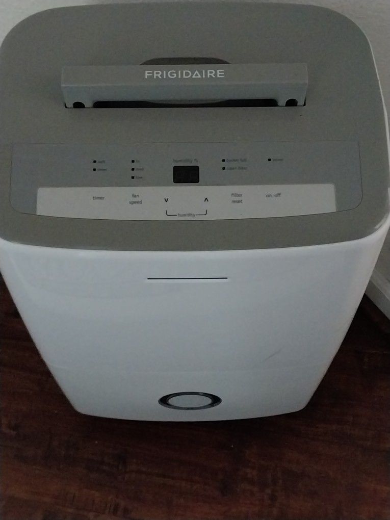 Dehumidifier ( Frigidaire)