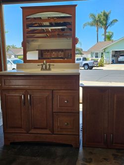 Bathroom vanity
