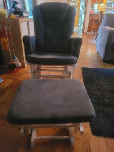 Glider Chare With Glider Ottoman