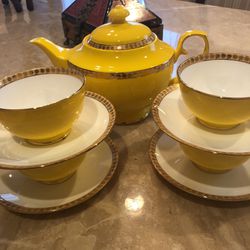 Fine Bone China Tea Pot With 4 Cups