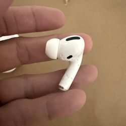 AirPod pro 2 replacement ear bud and case