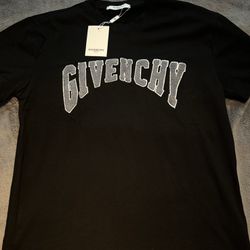 NEW DESIGNER GIVENCHY  SHIRT NEW STYLE 100%  SOFT COTTON • SIZE : Large Or Medium Or Small ⭐️⭐️⭐️⭐️⭐️