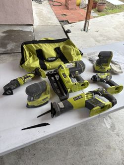 Ryobi Cordless Tool Set With Carrying Bag