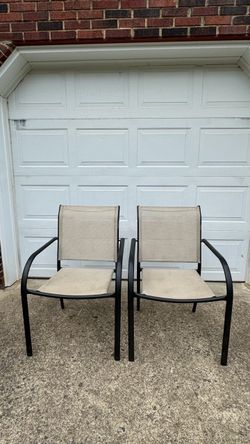 2 stackable outdoor patio chairs