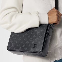 District Pm Messenger Bag 