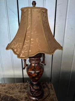 Traditional Urn Table Lamp with Shade