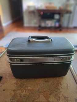 Samsonite Hard Shell Train Case