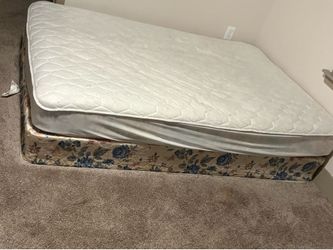 Twin bed mattress and box spring