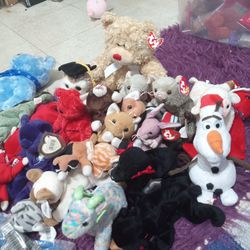 Beanie Babies And Beanie Babies Cat Collection.. All  Cats In This Collection Is Here Plus 1 Duplicate Cat. 40.00 OBO