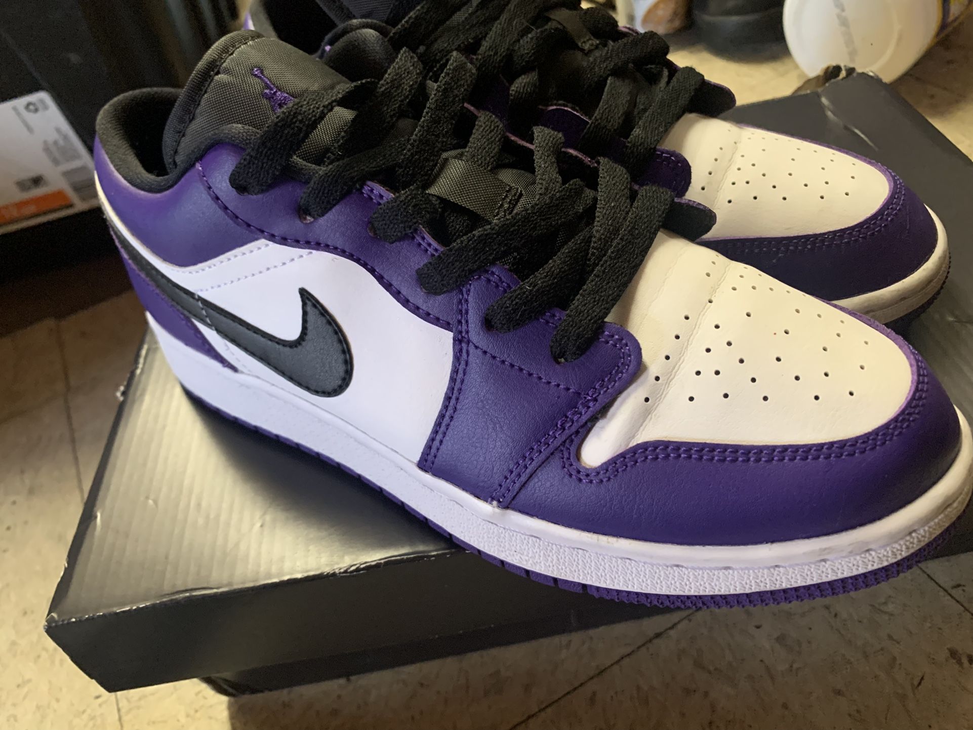 Jordan 1 Low Court Purple (GS)
