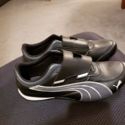 Boys Puma Shoes 4 5