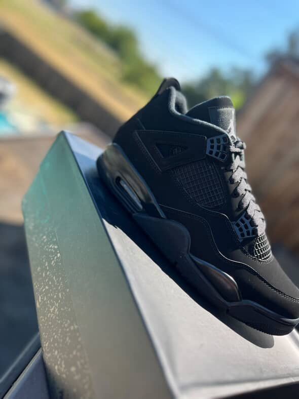 Black Cat 4s