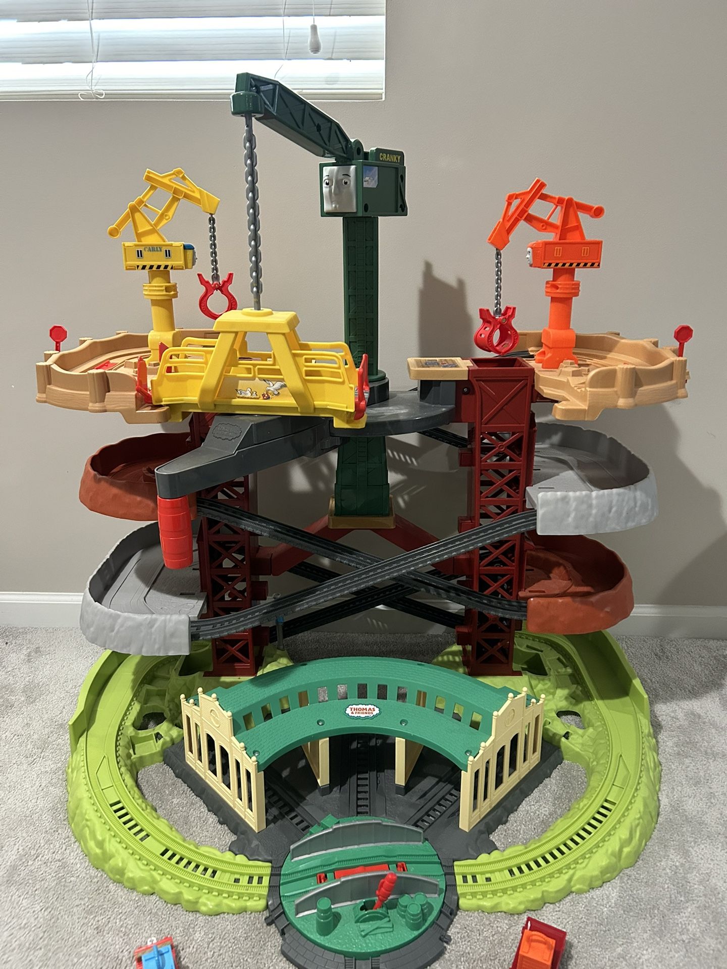 Thomas & Friends Train and Cranes Super Tower