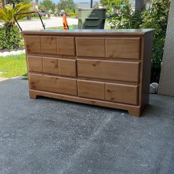 Free Dresser