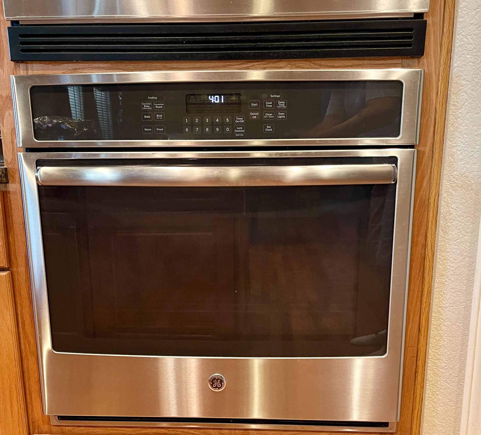 Built-in GE Profile Convection/bake Self Cleaning Oven