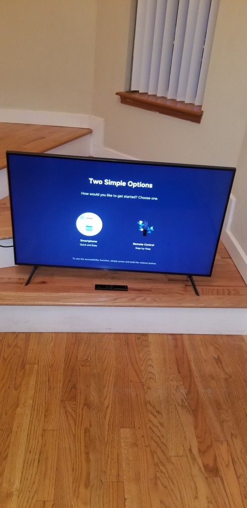 NEW cond SAMSUNG 43 INCHES TVl , WORKS EXCELLENT , IN THE BOX