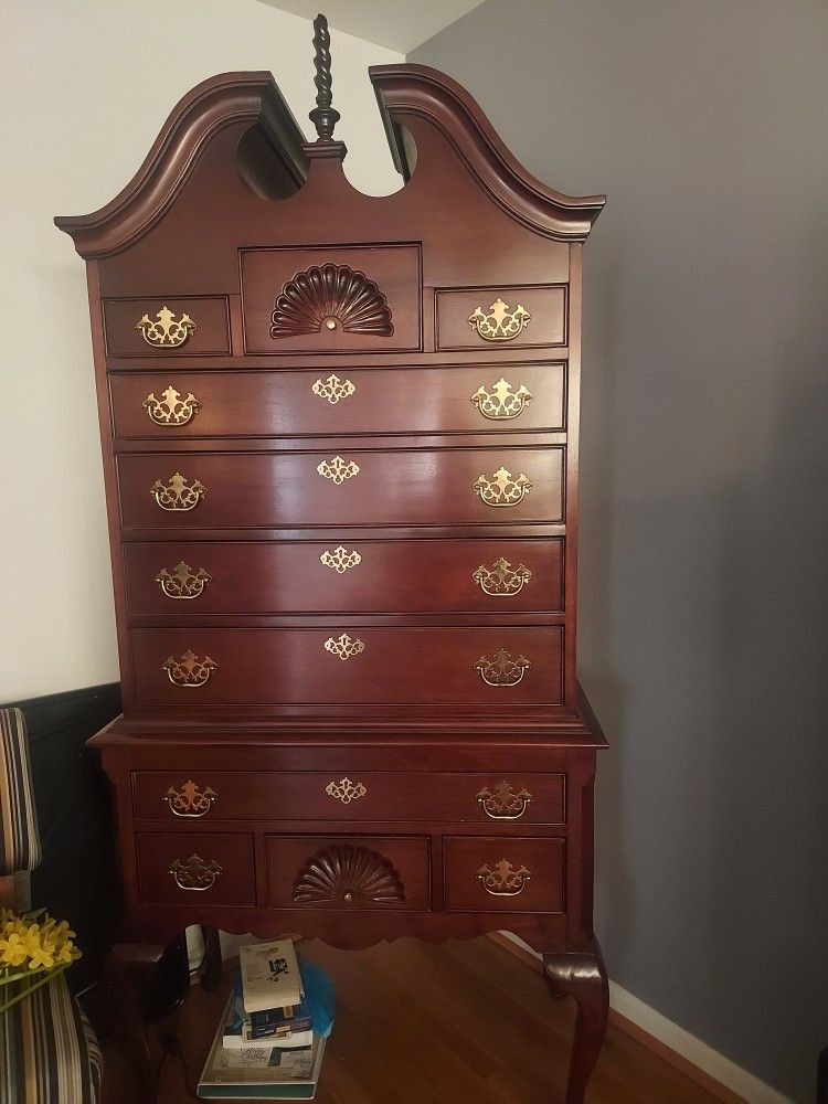 Dresser/Armoire