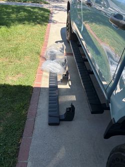 OEM Chevy Colorado side step