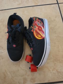 Kids heelys size 3