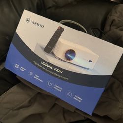 Vankyo Projector BRAND NEW Supports 1080p