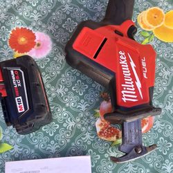 Milwaukee
M18 FUEL 18V Lithium-Ion Brushless Cordless HACKZALL Reciprocating Saw with extended capacity 5.0AH  battery