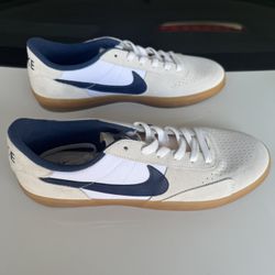 NIKE SB