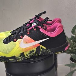Nike Metcon 2, specifically in the 'Volt Black White' colorway. Olympic colorway Size 9.5
819899-701
Excellent condition 
Pre-owned 
Super clean insid