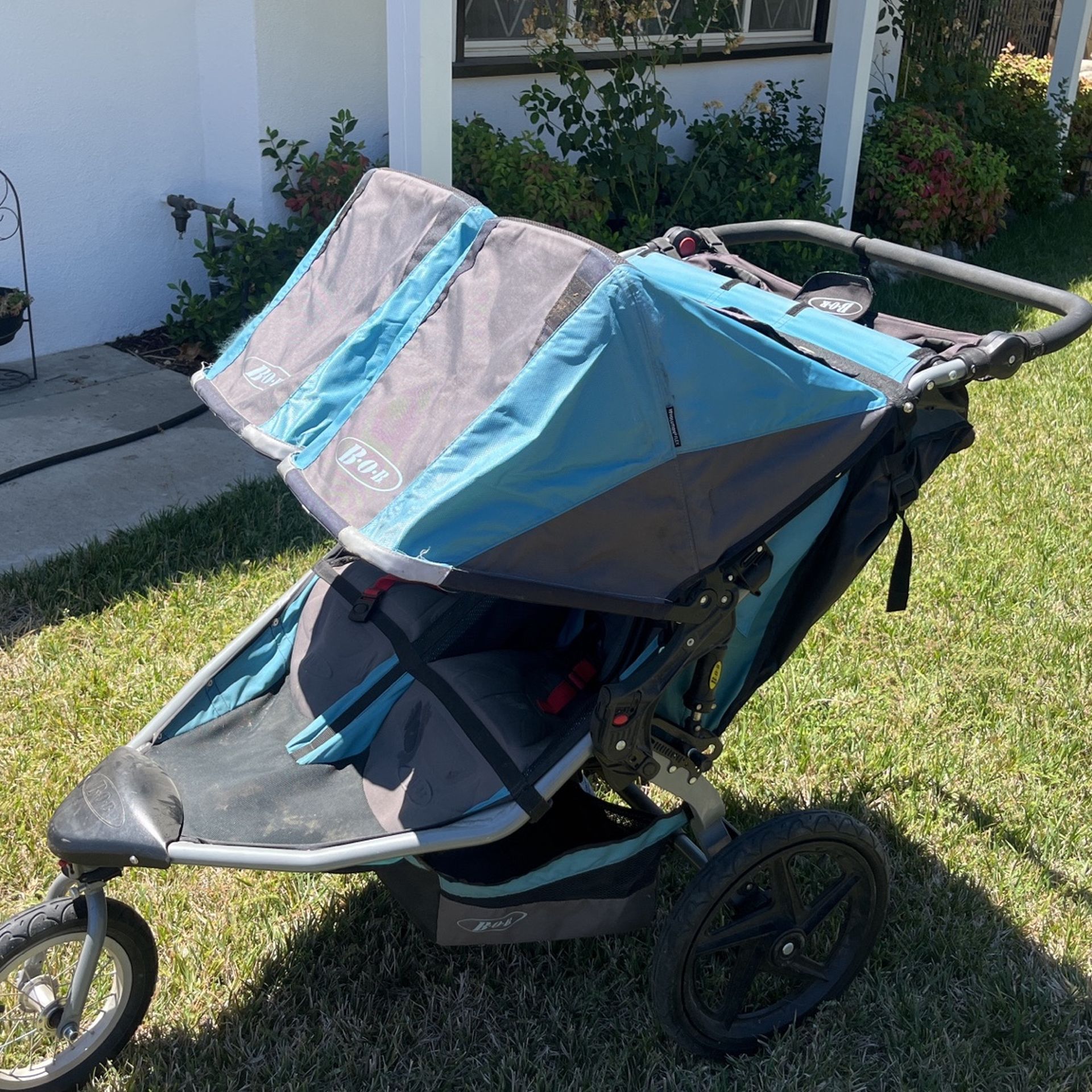 BOB Revolution Double Jogging Stroller