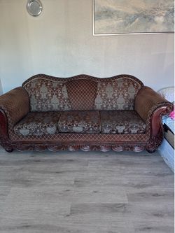 Free Elegant 2-Piece Living Room Sofa Set – excellent condition