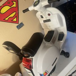 Kids Vespa Scooter, 3 Wheel Battery Powered Electric Motorcycle w/Training Wheels, Headlight