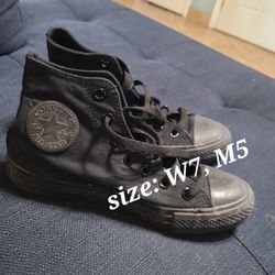 Converse  Size 7