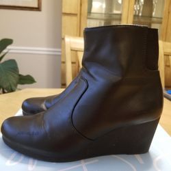 Life Stride Black Booties 