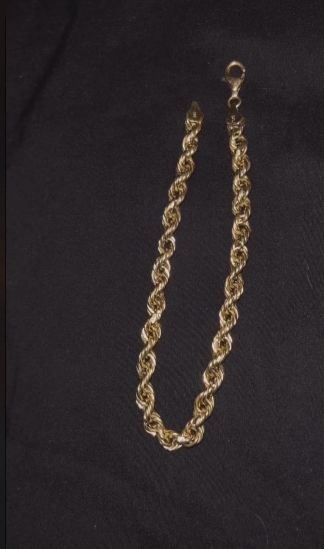 Gold rope chain
