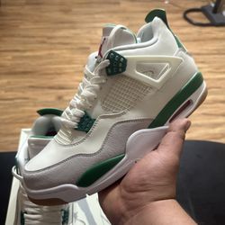 JORDAN RETRO 4 PINE GREEN