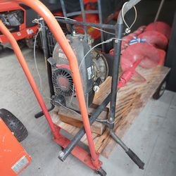 Earthquake 3.8 hp post hole digger