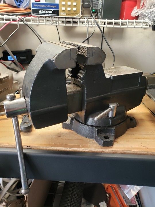 Wilton Vise for Sale in Perris, CA OfferUp