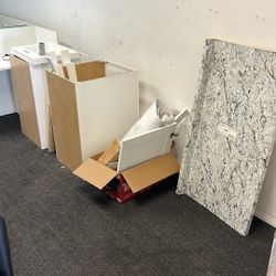 Kitchen Cabinets And Counter Top 