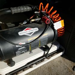 Briggs & Statton Air Compressor 