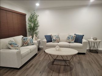 Set of 3 ( living room tables)