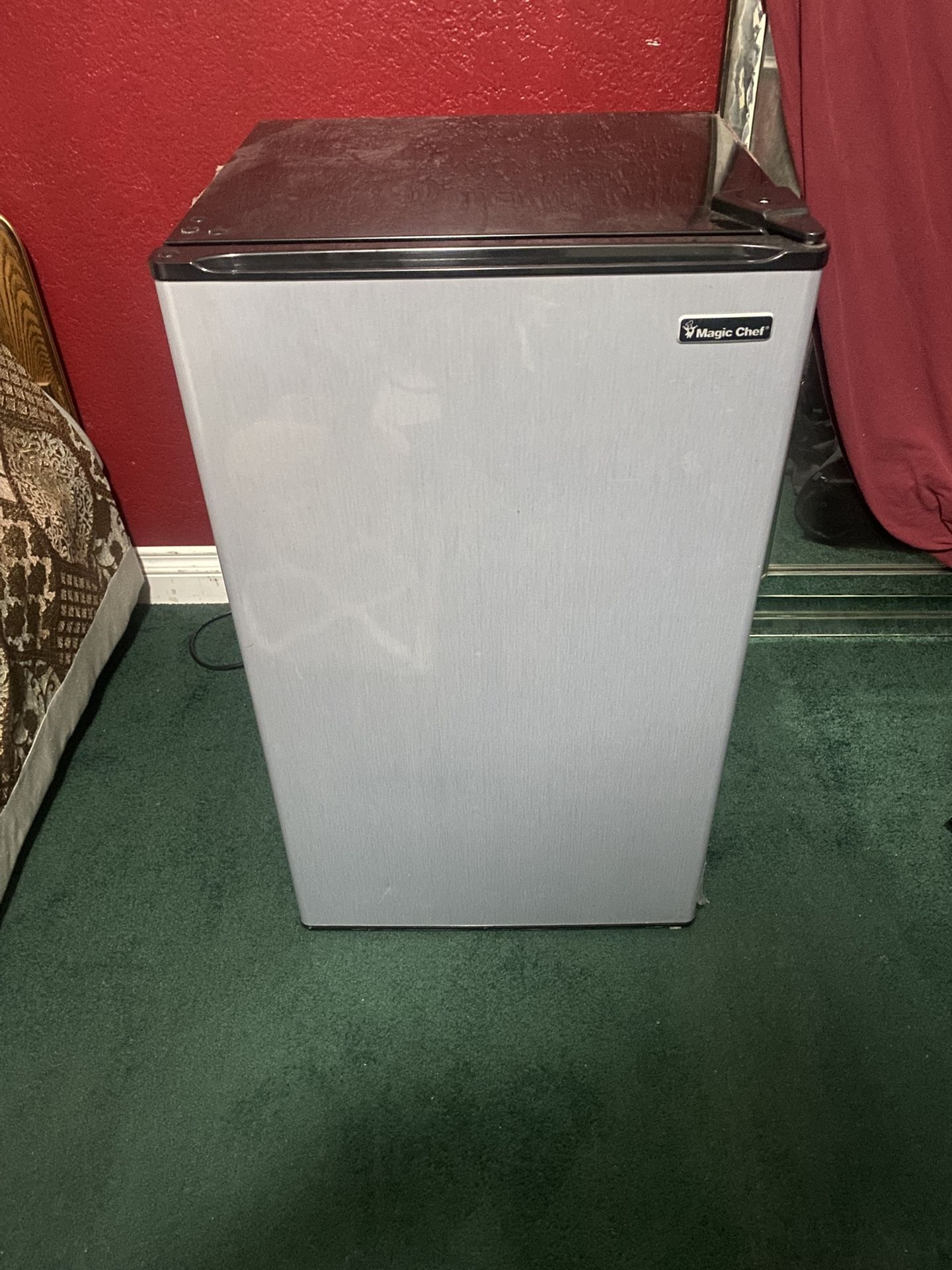 Magic  Chef Mini Fridge